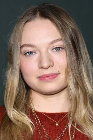 Mia Threapleton